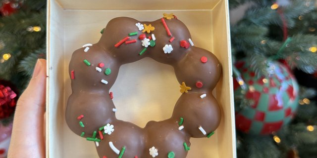 Xmas Milk Chocolate Donut