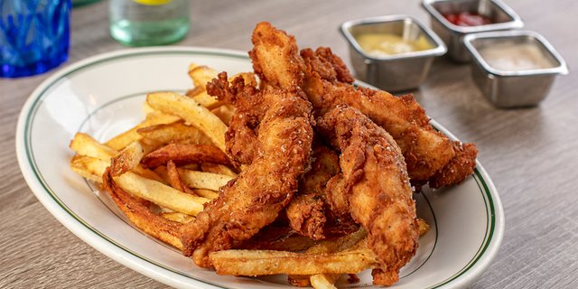 Hot Chicken Tender Office Lunch