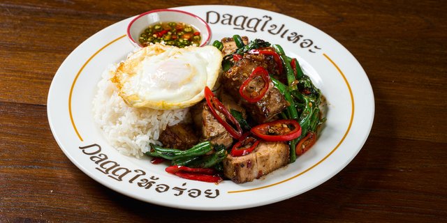 Kaprow Moo Krob Tray