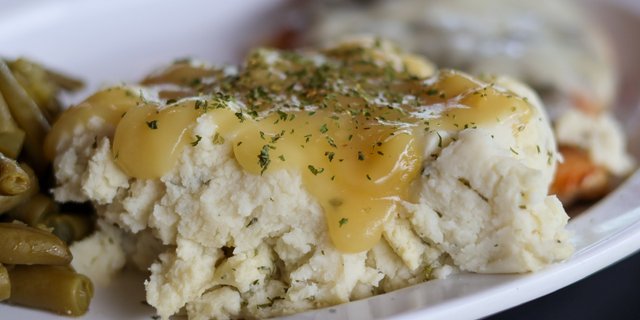 Mashed Potatoes & Brown Gravy
