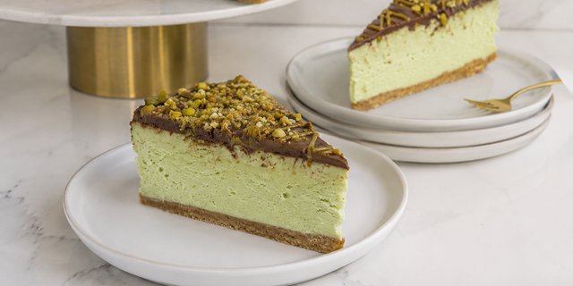 X-L Dubai Cheesecake Slice