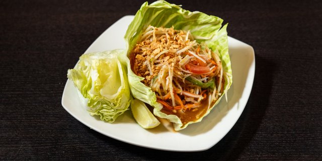 Som Tum (Papaya Salad)