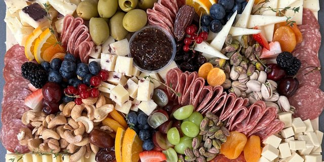 Large Charcuterie Board