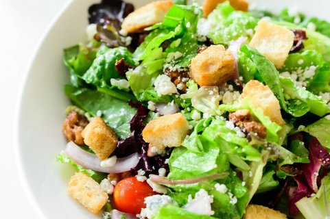 Walnut & Gorgonzola Salad