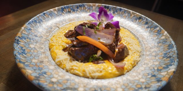 Rissoto a La Huancaína Con Lomo Saltado