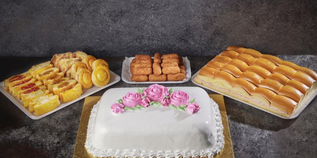 Specialty w/ Cake For 25