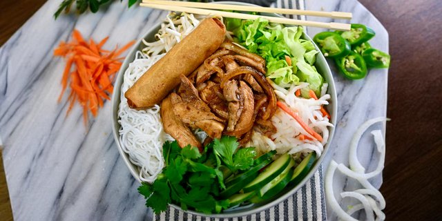Grilled Chicken Noodle Salad