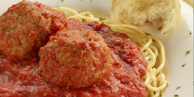 Spaghetti w/ Meatballs