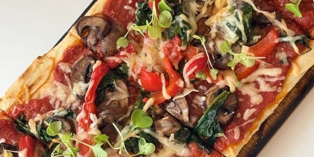 Gluten-Free Veggie Flatbread