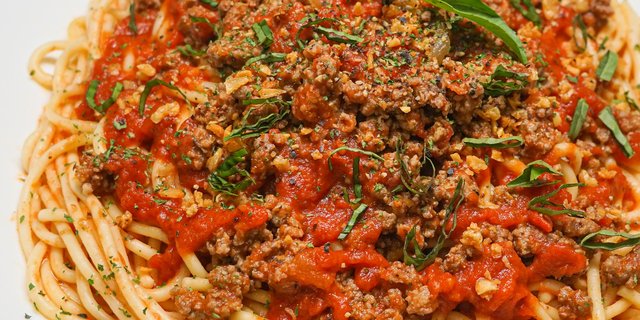 Spaghetti Basil Party Tray