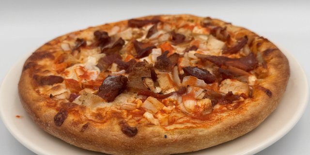 Spicy Buffalo Pizza