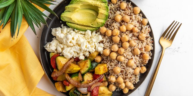 B's Hearty Veggie Plate Lunch Box