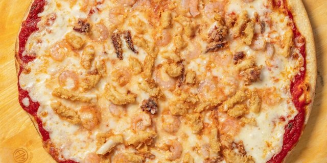 Seafood Pizza
