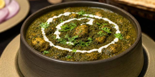 Creamy Chicken Saag