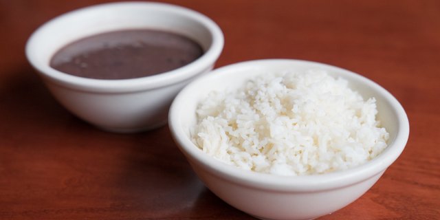 Moro (Rice & Black Beans)
