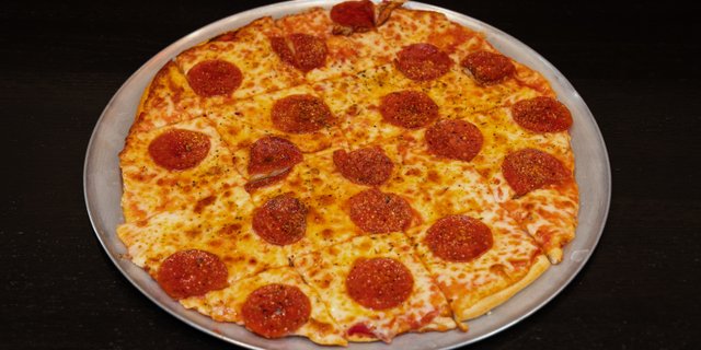 Cheese w/ One Traditional Topping Pizza