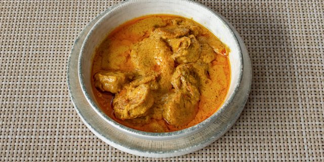 Kolkata-Style Prawn Malai Curry
