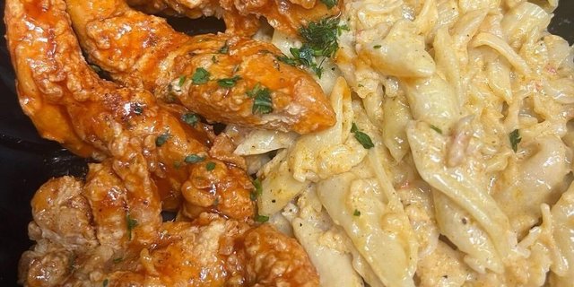 Chicken Tenders & Half Lobster Mac & Cheese Package