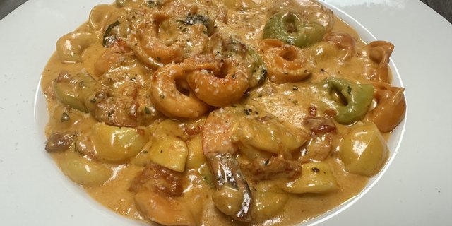 Shrimp Tortellini alla Vodka