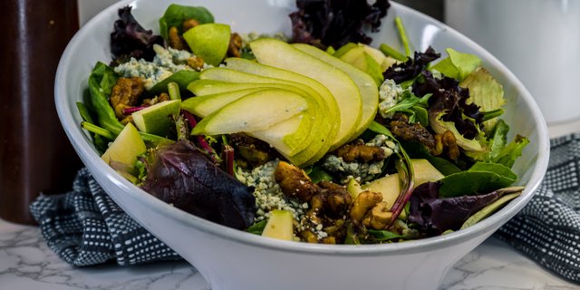 Pear & Gorgonzola Salad Tray