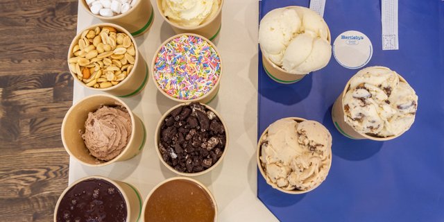 It's an Extravaganza! Sundae Package