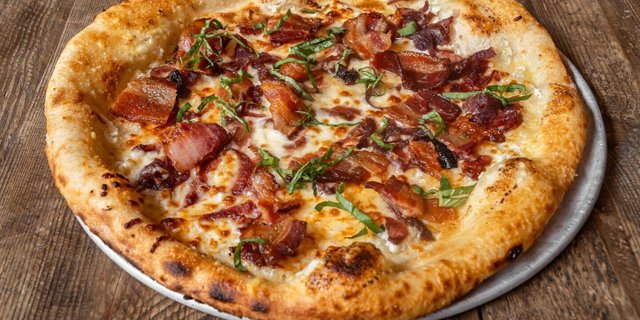 Bacon Onion White Pizza