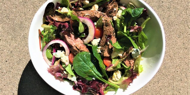 Steak & Gorgonzola Salad