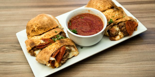 FS Stuffed Pizza Rolls