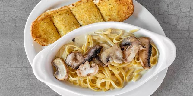 Mushroom Fettuccine Alfredo