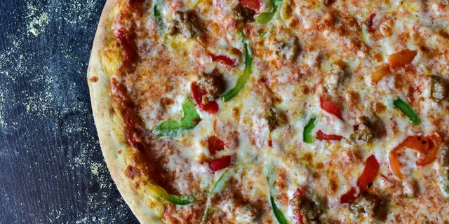 Sausage & Peppers Pizza Pie