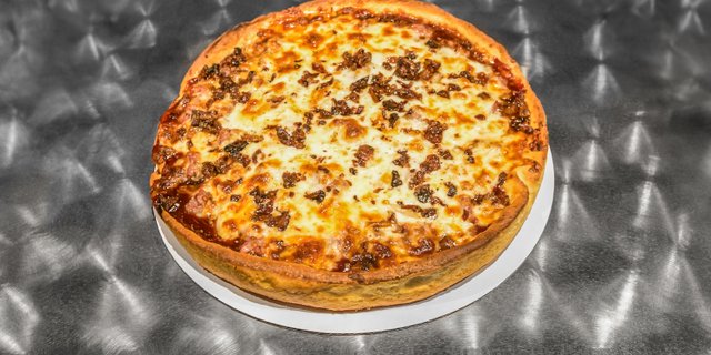 Lincoln Park 14" Butter-Crust Pizza