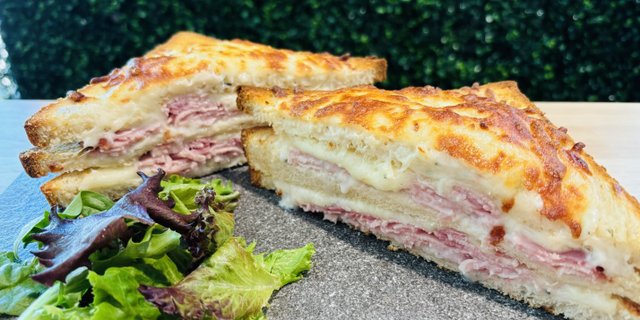 Croque-Monsieur Sandwich