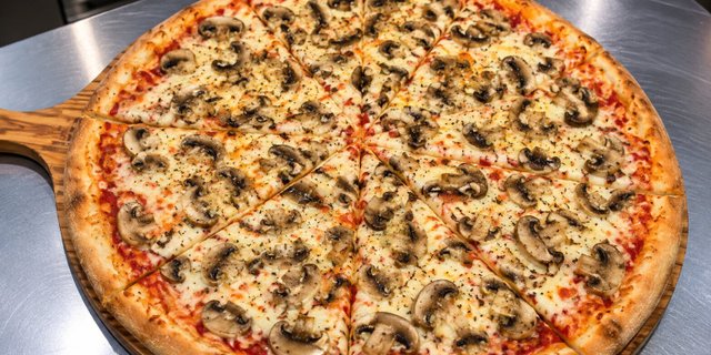 Mushroom Pizza