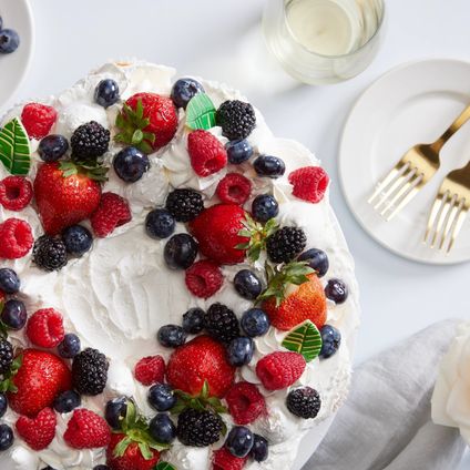 Pull-Apart Cupcake Cake w/ Fresh Fruit