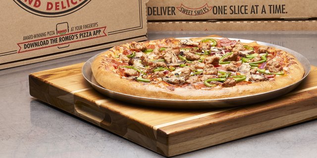 Romeo's Deluxe Specialty Pizza