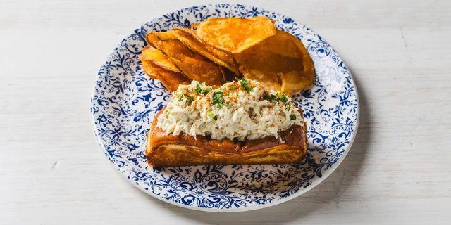 Maryland-Style Crab Roll