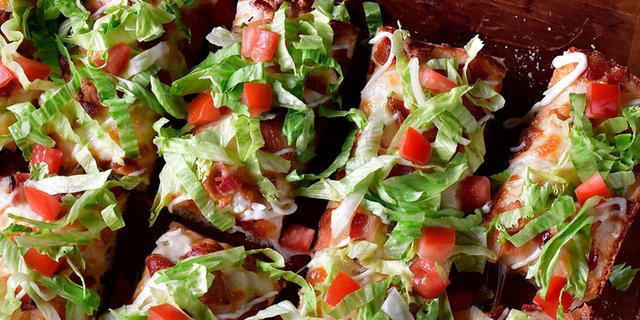 Detroit-Style BLT Pizza