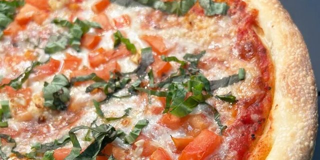 18" Margherita Pizza