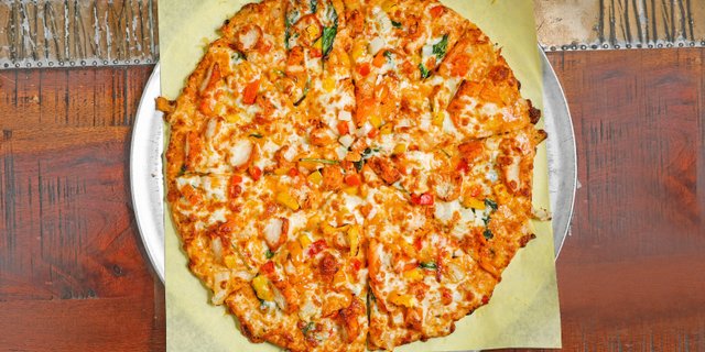 Butter Curry Chicken Pizza