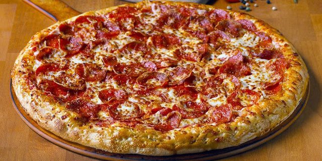 Pepperoni Deluxe Pizza