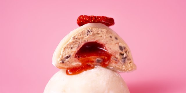 Hazelnut Strawberry Mochi