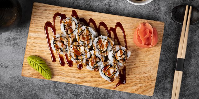 Hibachi Chicken Roll