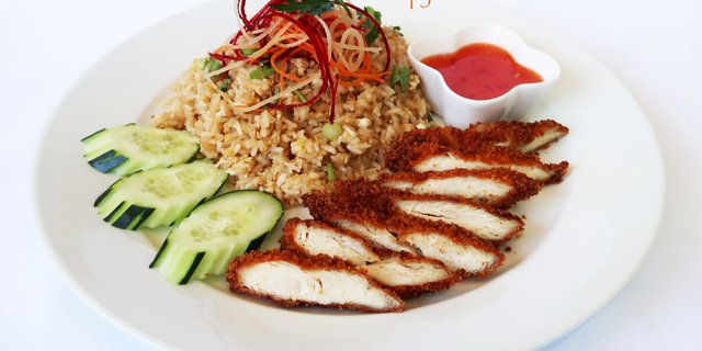 Crispy Chicken With Garlic Rice