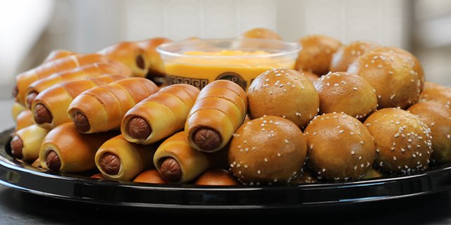 Mini Cheesesteaks & Mini Dogs