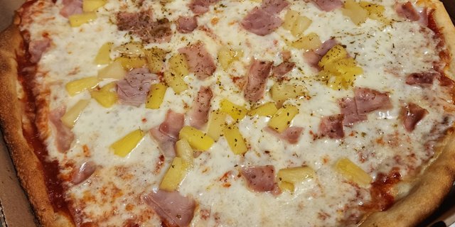Hawaiian Pizza