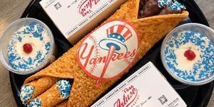 NY Yankees Party Cannoli