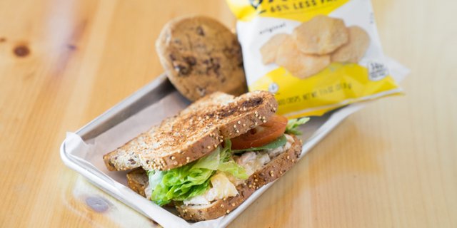 Deluxe Sandwich Box Lunch