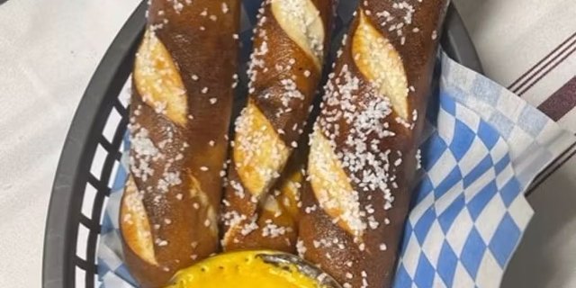 Warm Pretzel & Nacho Cheese Platter