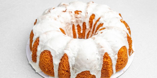 Cinnamon-Maple Bundt Cake