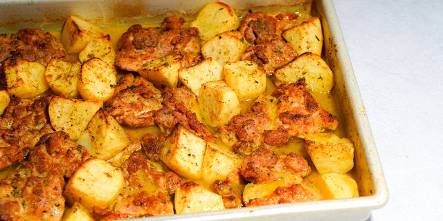 Greek Lemon Chicken Thighs w/ Roasted Potatoes